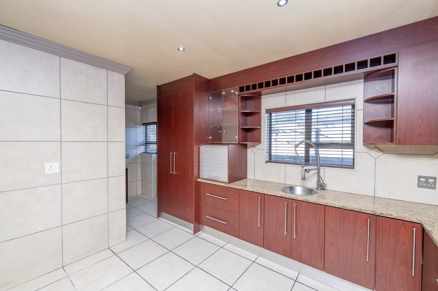 4 Bedroom Property for Sale in Sonkring Western Cape